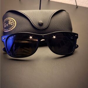 Ray-Ban RB2132 New Wayfarer Classic